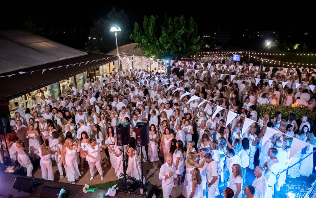 La Nit de Blanc 2025 de Masia Can Ametller: ¡Un éxito rotundo!